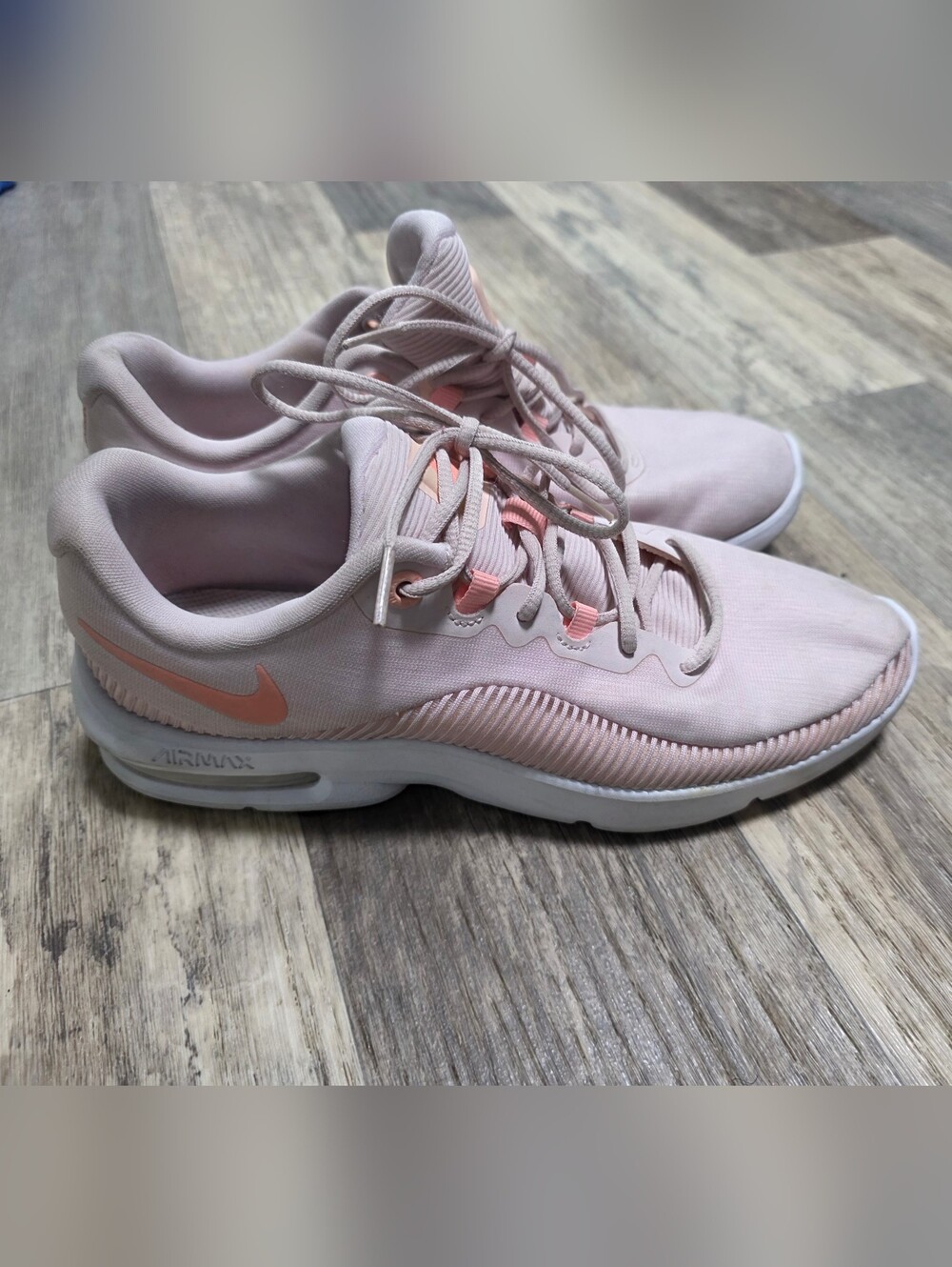 Nike Women's Light Pink Athletic Running Shoes 7.5